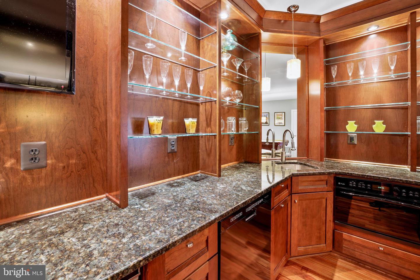 16223 FIELDMASTER CIR, LEESBURG, Virginia 20176, 5 Bedrooms Bedrooms, ,5 BathroomsBathrooms,Residential,For sale,16223 FIELDMASTER CIR,VALO2093476 MLS # VALO2093476
