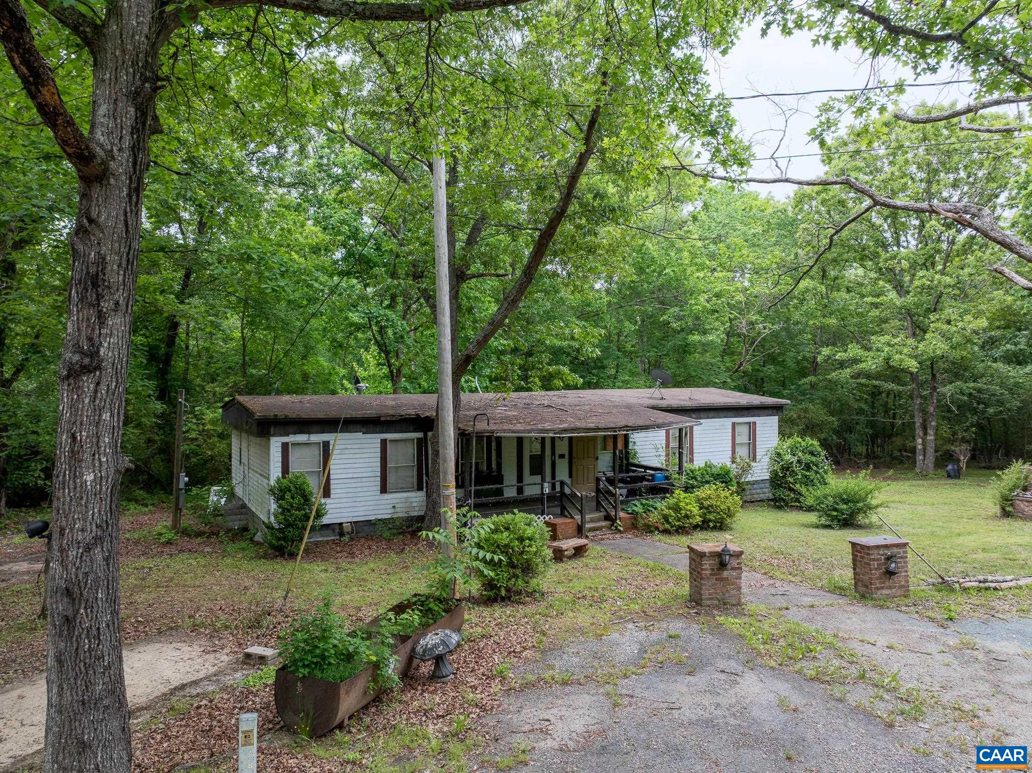 3849 EVERETTSVILLE LN, KESWICK, Virginia 22947, 4 Bedrooms Bedrooms, ,2 BathroomsBathrooms,Residential,3849 EVERETTSVILLE LN,664677 MLS # 664677