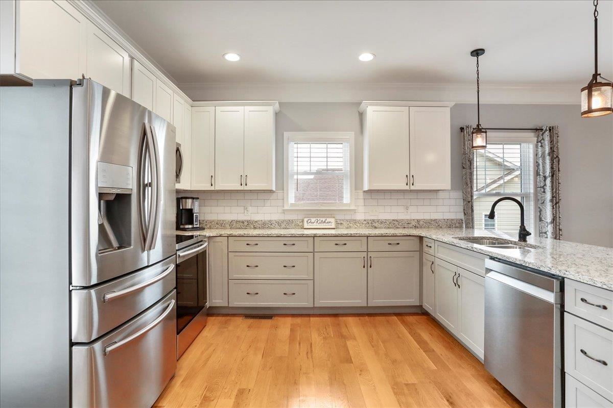 Granite and soft close cabinetry