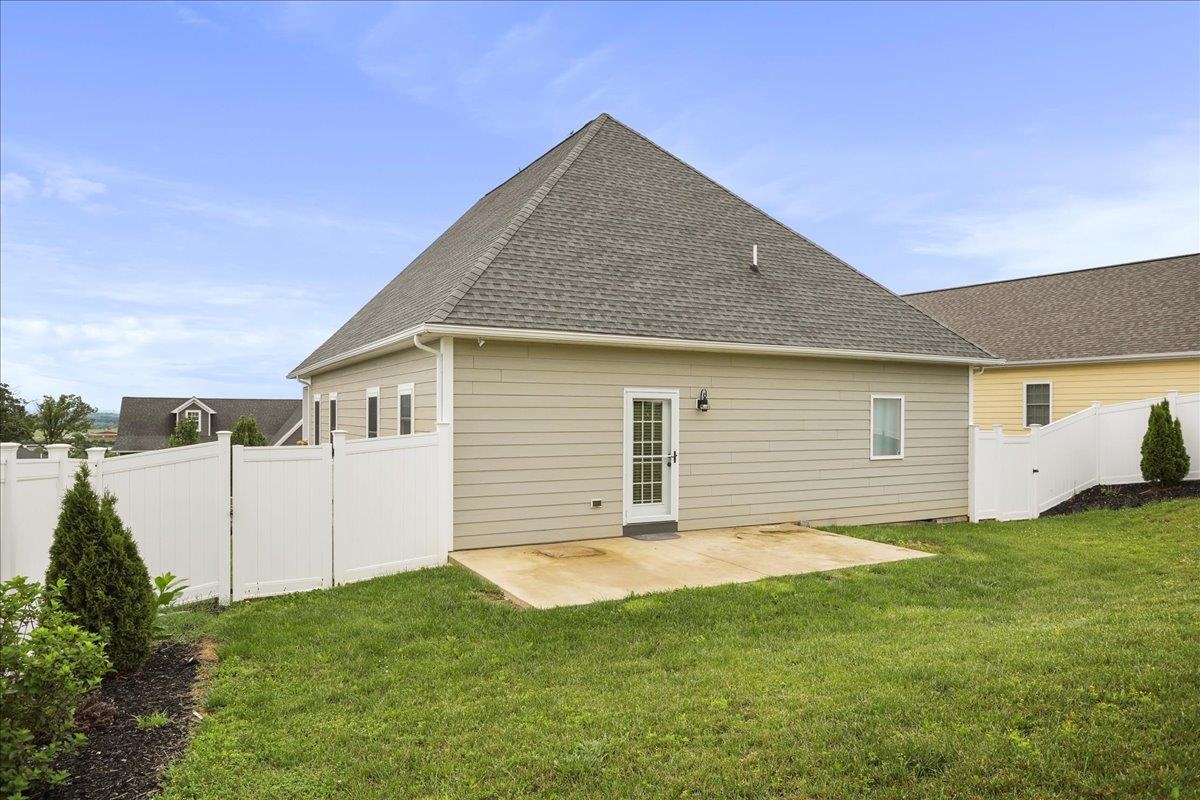 115 BEAUREGARD DR, STAUNTON, Virginia 24401, 3 Bedrooms Bedrooms, ,2 BathroomsBathrooms,Residential,115 BEAUREGARD DR,664681 MLS # 664681