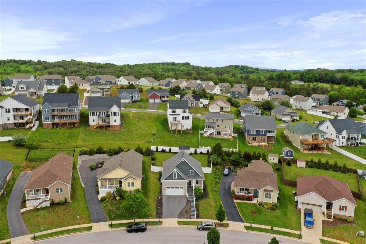 115 BEAUREGARD DR, STAUNTON, Virginia 24401, 3 Bedrooms Bedrooms, ,2 BathroomsBathrooms,Residential,115 BEAUREGARD DR,664681 MLS # 664681