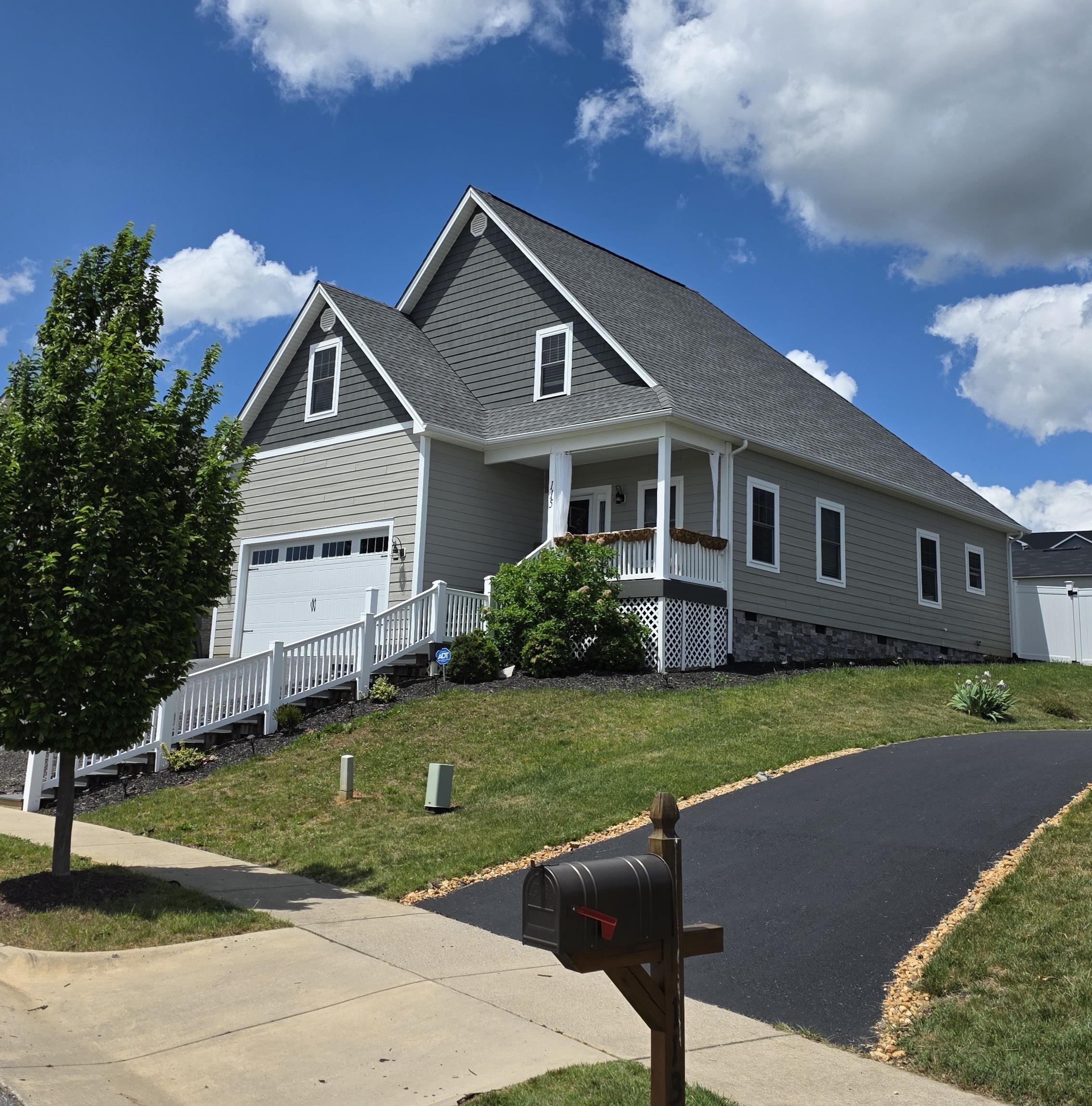 115 BEAUREGARD DR, STAUNTON, Virginia 24401, 3 Bedrooms Bedrooms, ,2 BathroomsBathrooms,Residential,115 BEAUREGARD DR,664681 MLS # 664681