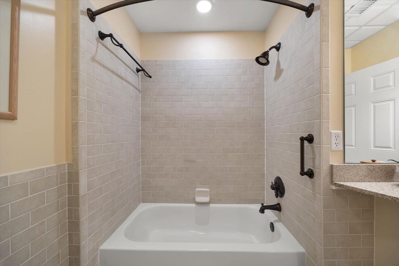 100 VILLAGE DR, STAUNTON, Virginia 24401, 2 Bedrooms Bedrooms, ,2 BathroomsBathrooms,Residential,100 VILLAGE DR,664682 MLS # 664682