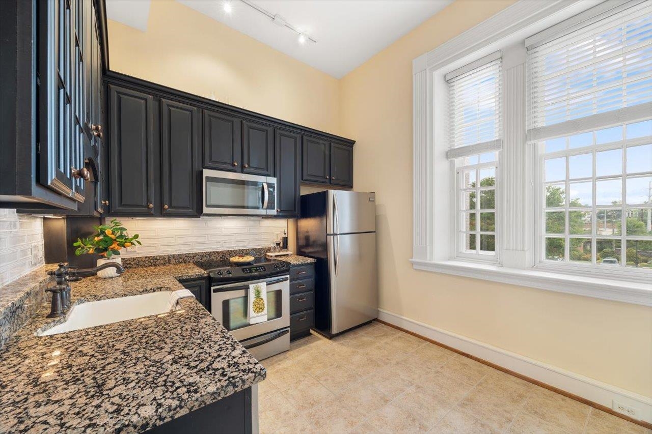 100 VILLAGE DR, STAUNTON, Virginia 24401, 2 Bedrooms Bedrooms, ,2 BathroomsBathrooms,Residential,100 VILLAGE DR,664682 MLS # 664682