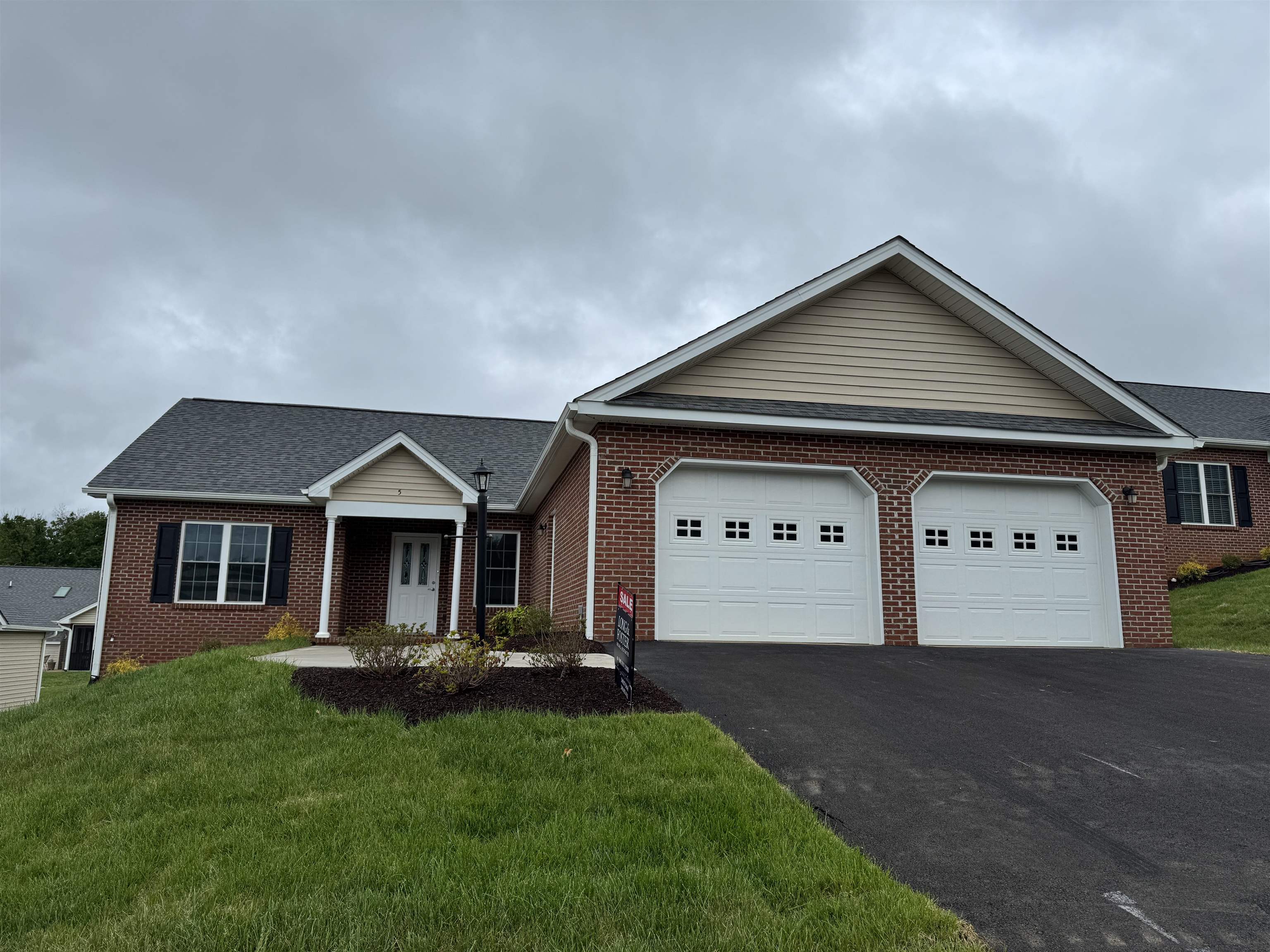 5 RIVER OAK DR, STAUNTON, Virginia 24401, 3 Bedrooms Bedrooms, ,2 BathroomsBathrooms,Residential,5 RIVER OAK DR,664683 MLS # 664683