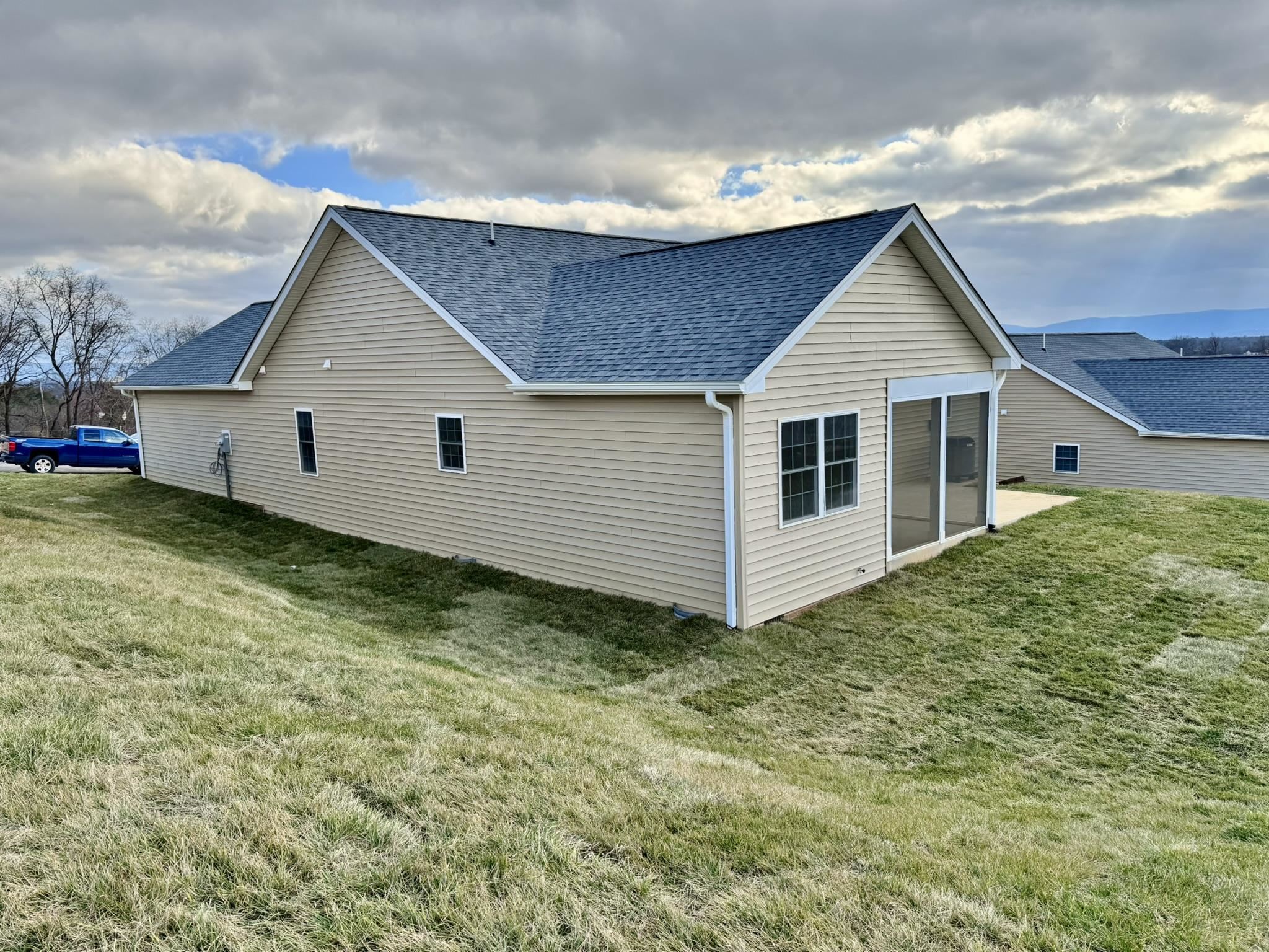 5 RIVER OAK DR, STAUNTON, Virginia 24401, 3 Bedrooms Bedrooms, ,2 BathroomsBathrooms,Residential,5 RIVER OAK DR,664683 MLS # 664683