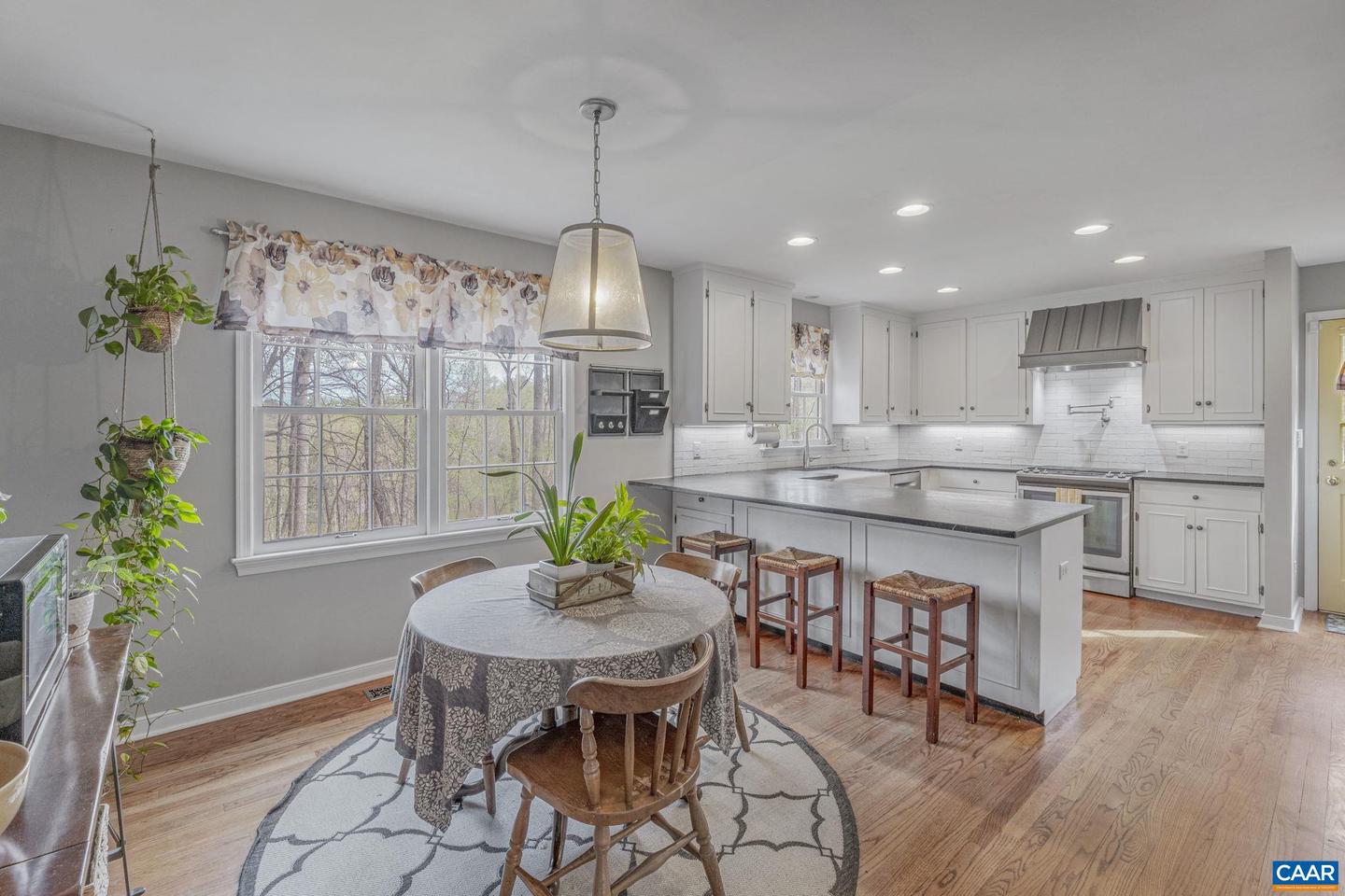200 IVY RIDGE RD, CHARLOTTESVILLE, Virginia 22901, 5 Bedrooms Bedrooms, ,4 BathroomsBathrooms,Residential,For sale,200 IVY RIDGE RD,663130 MLS # 663130