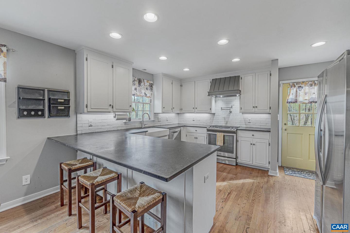 200 IVY RIDGE RD, CHARLOTTESVILLE, Virginia 22901, 5 Bedrooms Bedrooms, ,4 BathroomsBathrooms,Residential,For sale,200 IVY RIDGE RD,663130 MLS # 663130