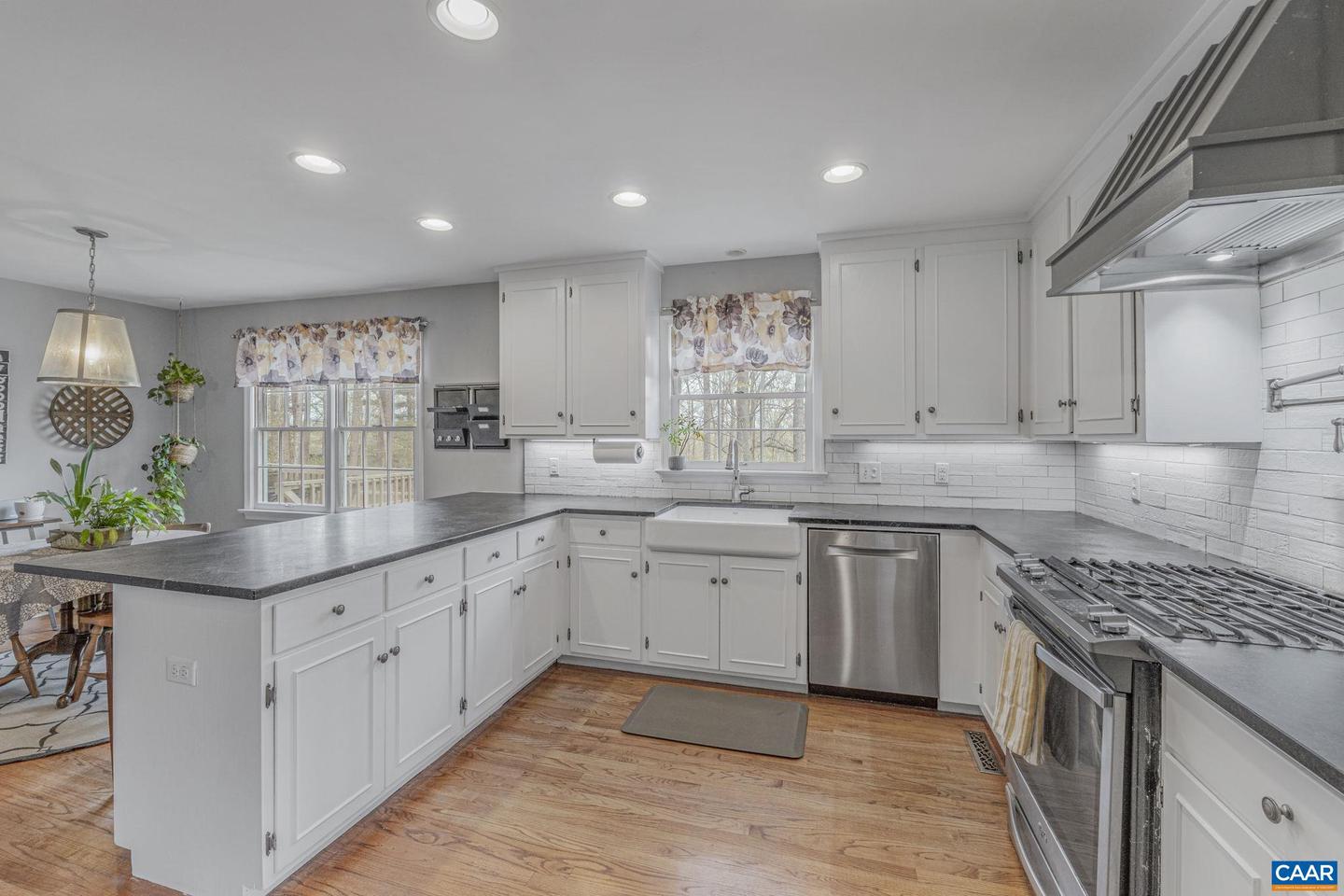 200 IVY RIDGE RD, CHARLOTTESVILLE, Virginia 22901, 5 Bedrooms Bedrooms, ,4 BathroomsBathrooms,Residential,For sale,200 IVY RIDGE RD,663130 MLS # 663130