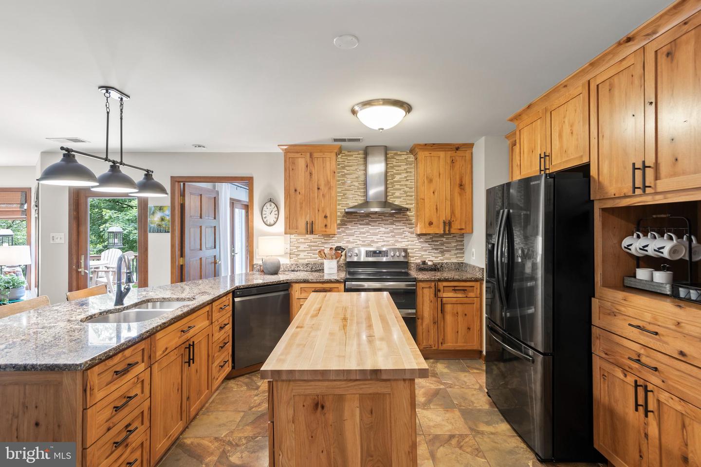 1134 LAKEVIEW DR, CROSS JUNCTION, Virginia 22625, 4 Bedrooms Bedrooms, ,3 BathroomsBathrooms,Residential,For sale,1134 LAKEVIEW DR,VAFV2033462 MLS # VAFV2033462