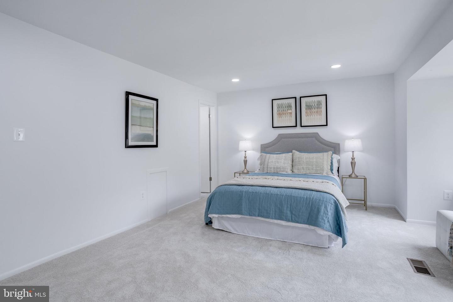 6072 HOLLOW HILL LN, SPRINGFIELD, Virginia 22152, 3 Bedrooms Bedrooms, ,3 BathroomsBathrooms,Residential,For sale,6072 HOLLOW HILL LN,VAFX2234628 MLS # VAFX2234628