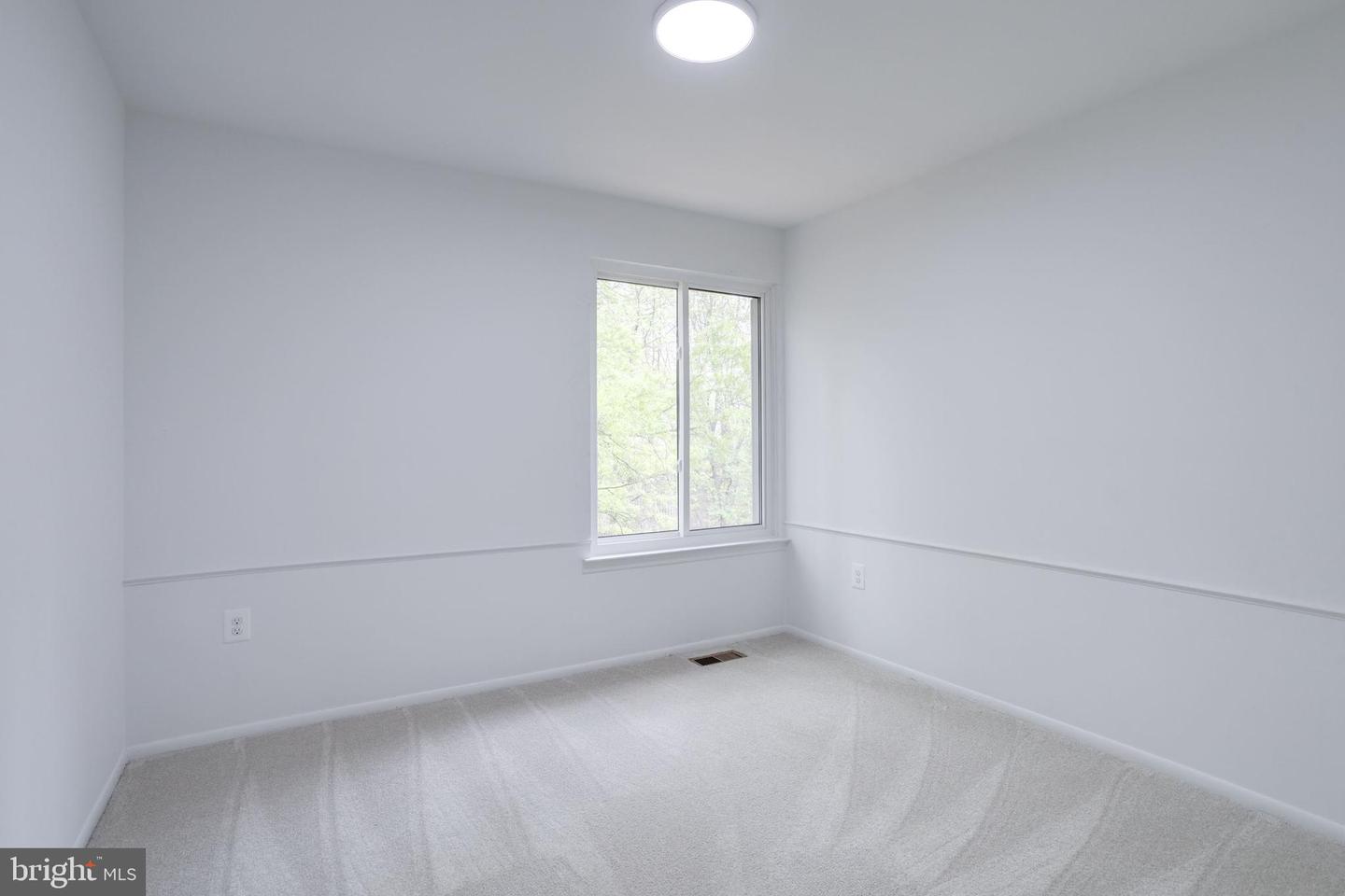 6072 HOLLOW HILL LN, SPRINGFIELD, Virginia 22152, 3 Bedrooms Bedrooms, ,3 BathroomsBathrooms,Residential,For sale,6072 HOLLOW HILL LN,VAFX2234628 MLS # VAFX2234628