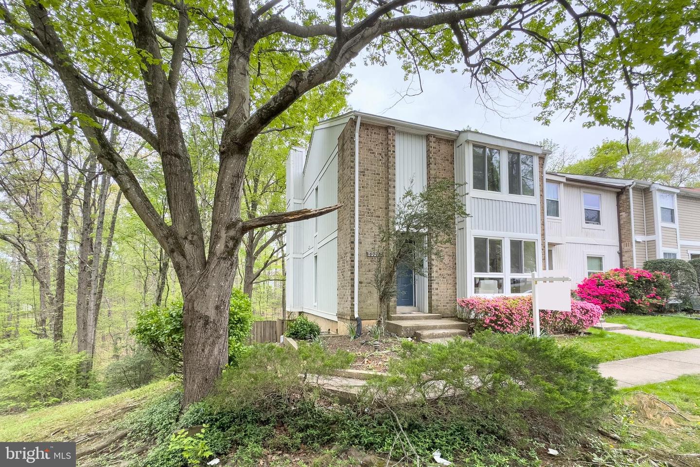 6072 HOLLOW HILL LN, SPRINGFIELD, Virginia 22152, 3 Bedrooms Bedrooms, ,3 BathroomsBathrooms,Residential,For sale,6072 HOLLOW HILL LN,VAFX2234628 MLS # VAFX2234628