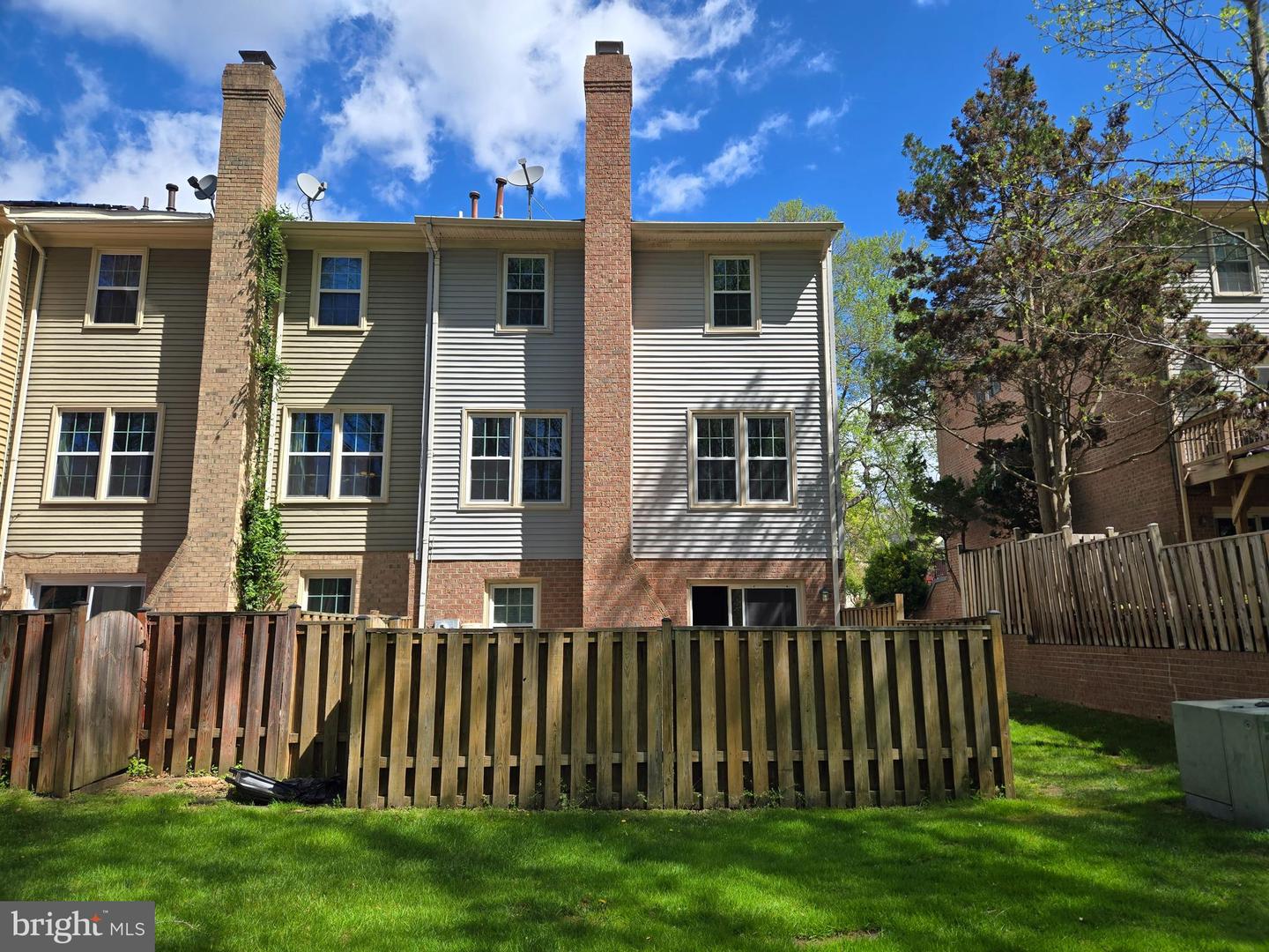 7708 SHOOTINGSTAR DR, SPRINGFIELD, Virginia 22152, 4 Bedrooms Bedrooms, ,3 BathroomsBathrooms,Residential,For sale,7708 SHOOTINGSTAR DR,VAFX2235256 MLS # VAFX2235256
