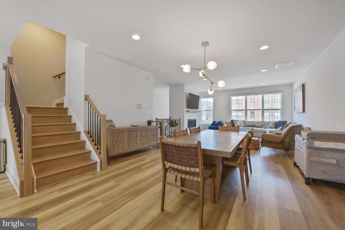 6233 ALMERICO PL, ALEXANDRIA, Virginia 22312, 4 Bedrooms Bedrooms, ,3 BathroomsBathrooms,Residential,For sale,6233 ALMERICO PL,VAFX2235508 MLS # VAFX2235508
