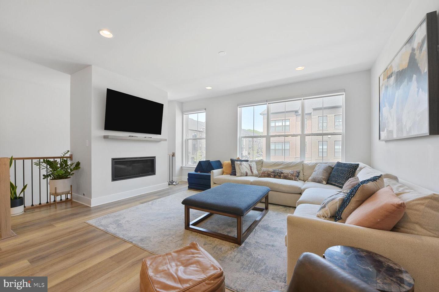 6233 ALMERICO PL, ALEXANDRIA, Virginia 22312, 4 Bedrooms Bedrooms, ,3 BathroomsBathrooms,Residential,For sale,6233 ALMERICO PL,VAFX2235508 MLS # VAFX2235508