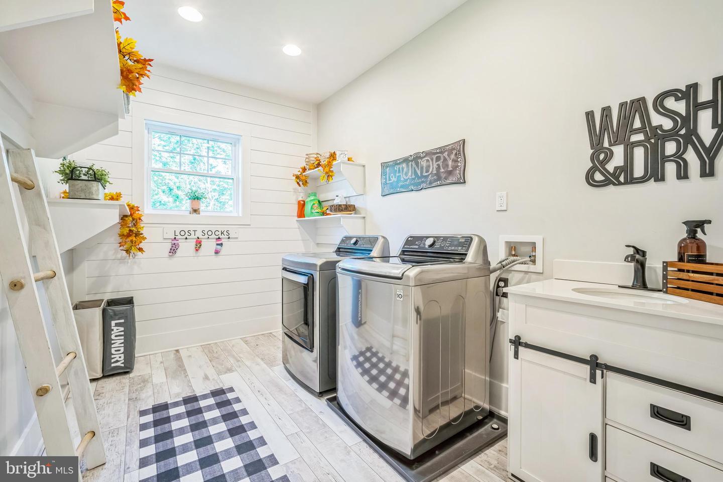 12516 HOMESTEAD DR, NOKESVILLE, Virginia 20181, 7 Bedrooms Bedrooms, ,5 BathroomsBathrooms,Residential,For sale,12516 HOMESTEAD DR,VAPW2092872 MLS # VAPW2092872