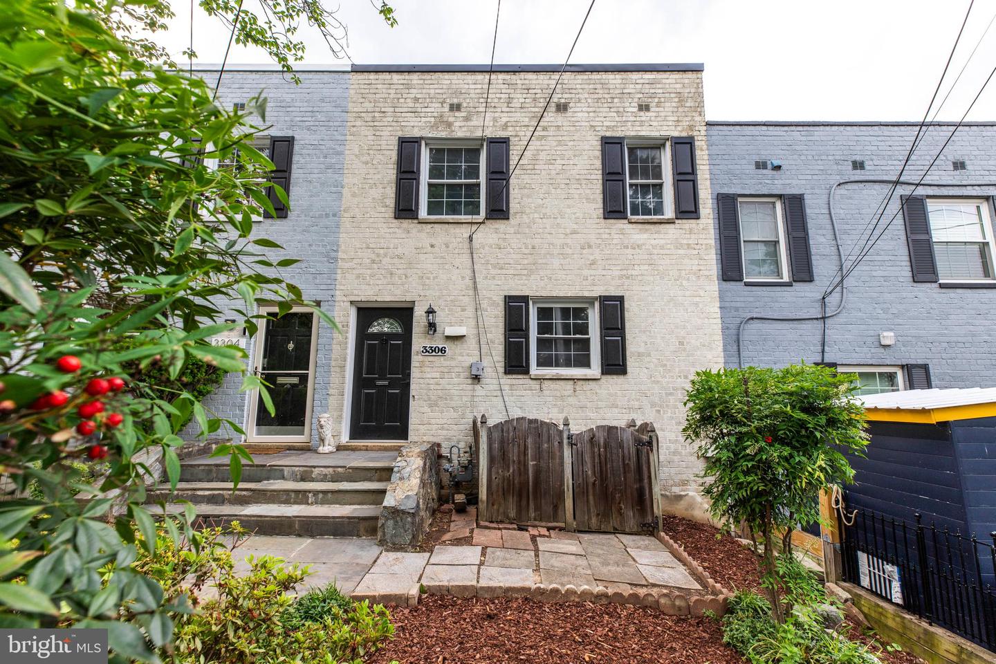 3306 LANDOVER ST, ALEXANDRIA, Virginia 22305, 3 Bedrooms Bedrooms, ,2 BathroomsBathrooms,Residential,For sale,3306 LANDOVER ST,VAAX2044580 MLS # VAAX2044580