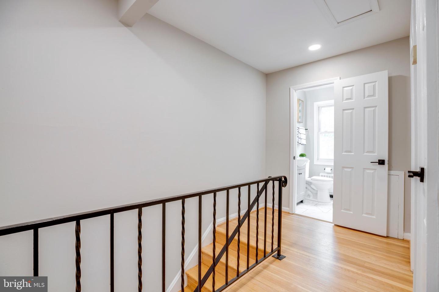 3306 LANDOVER ST, ALEXANDRIA, Virginia 22305, 3 Bedrooms Bedrooms, ,2 BathroomsBathrooms,Residential,For sale,3306 LANDOVER ST,VAAX2044580 MLS # VAAX2044580