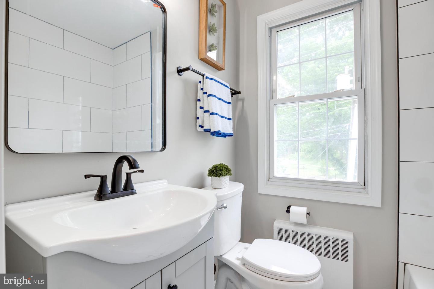3306 LANDOVER ST, ALEXANDRIA, Virginia 22305, 3 Bedrooms Bedrooms, ,2 BathroomsBathrooms,Residential,For sale,3306 LANDOVER ST,VAAX2044580 MLS # VAAX2044580