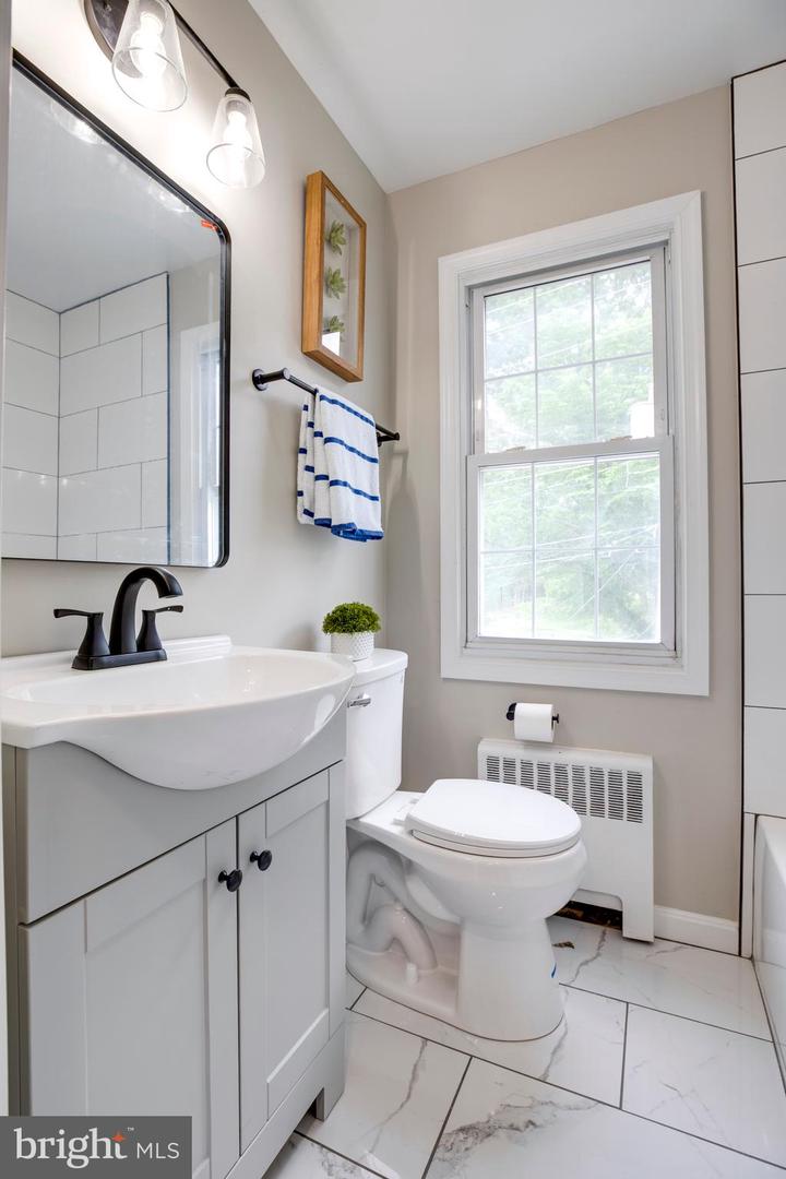 3306 LANDOVER ST, ALEXANDRIA, Virginia 22305, 3 Bedrooms Bedrooms, ,2 BathroomsBathrooms,Residential,For sale,3306 LANDOVER ST,VAAX2044580 MLS # VAAX2044580