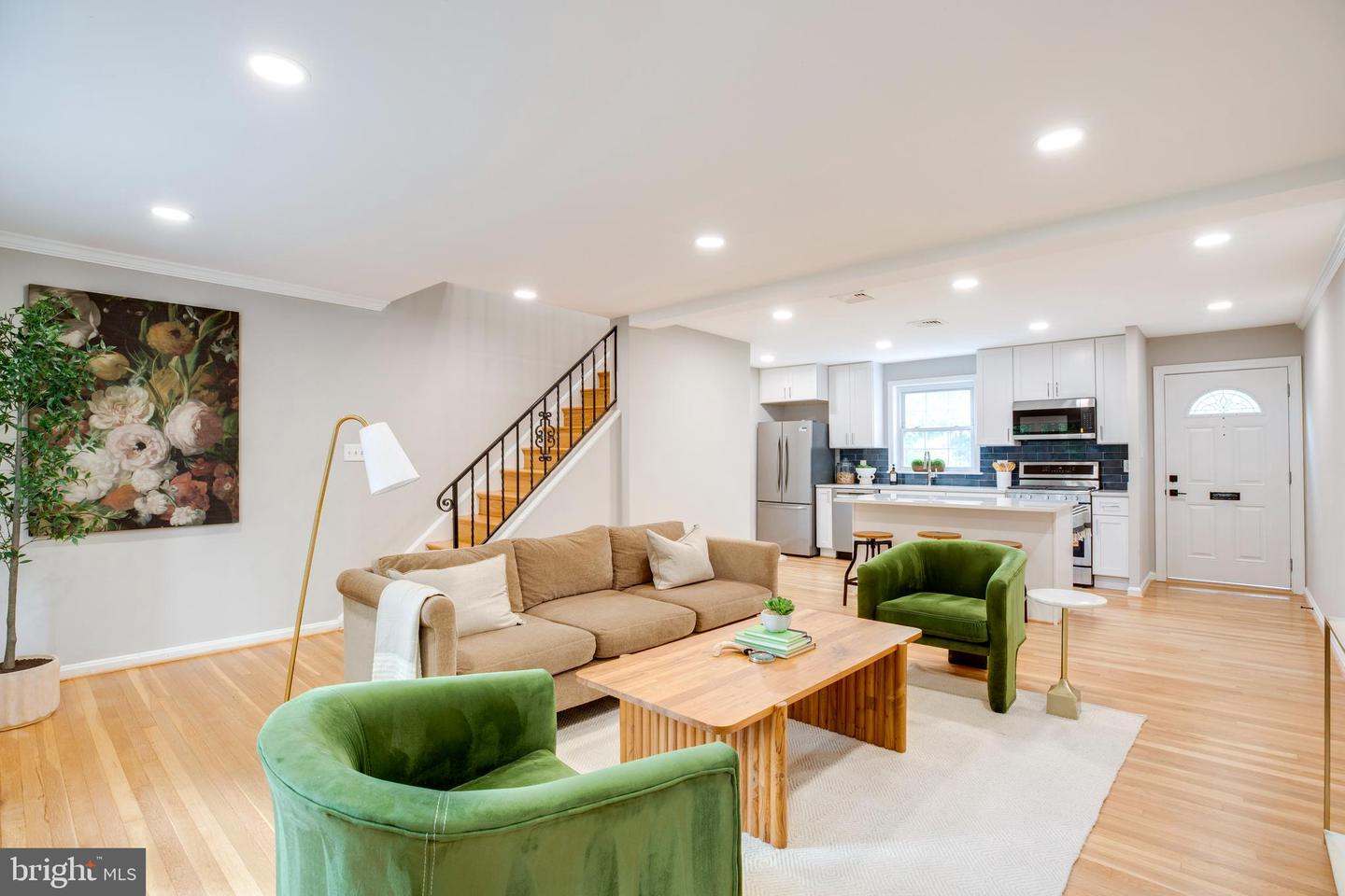 3306 LANDOVER ST, ALEXANDRIA, Virginia 22305, 3 Bedrooms Bedrooms, ,2 BathroomsBathrooms,Residential,For sale,3306 LANDOVER ST,VAAX2044580 MLS # VAAX2044580