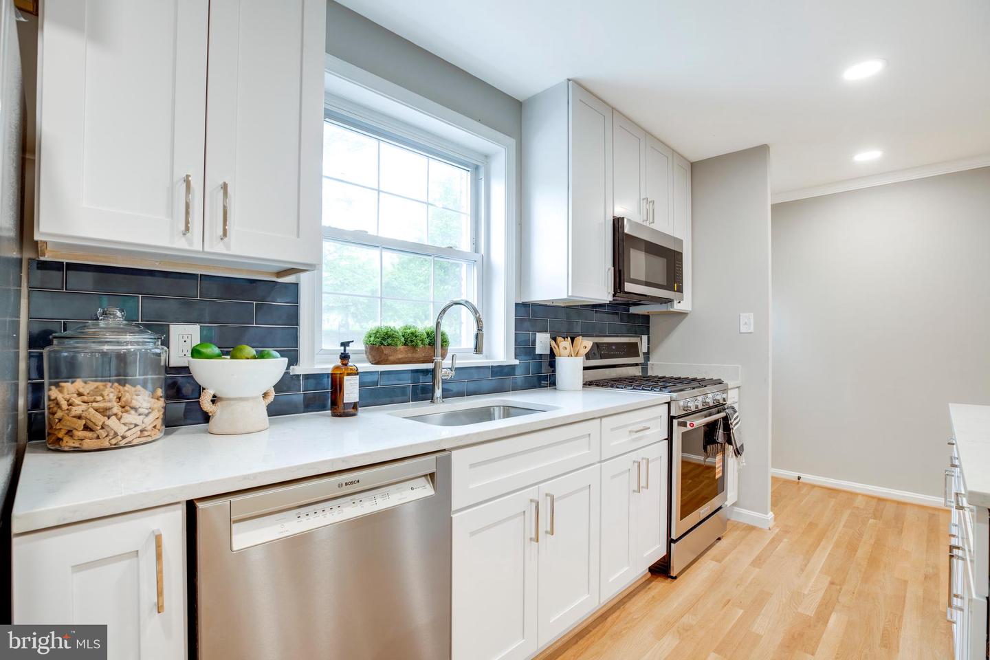3306 LANDOVER ST, ALEXANDRIA, Virginia 22305, 3 Bedrooms Bedrooms, ,2 BathroomsBathrooms,Residential,For sale,3306 LANDOVER ST,VAAX2044580 MLS # VAAX2044580