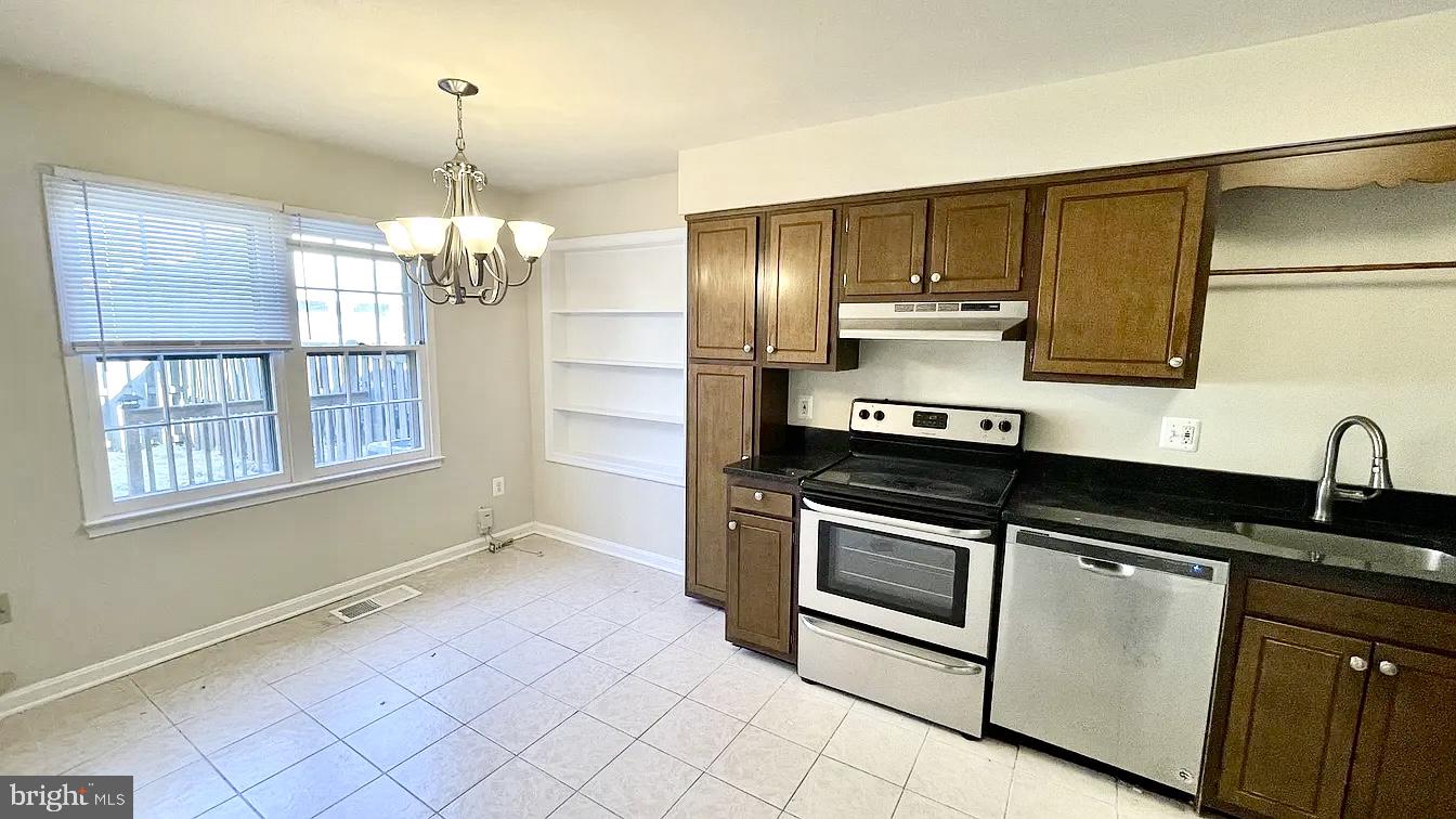 7722 CAPRON CT, LORTON, Virginia 22079, 3 Bedrooms Bedrooms, ,2 BathroomsBathrooms,Residential,For sale,7722 CAPRON CT,VAFX2236566 MLS # VAFX2236566