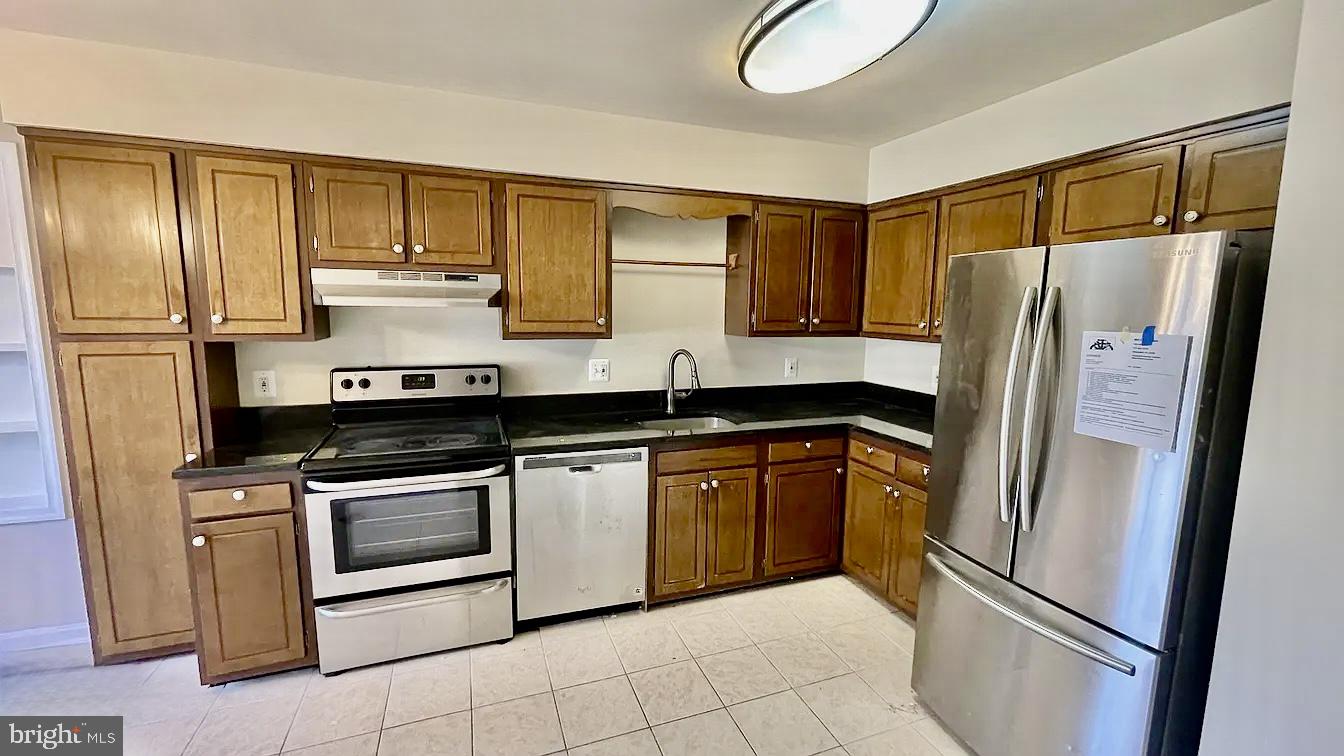 7722 CAPRON CT, LORTON, Virginia 22079, 3 Bedrooms Bedrooms, ,2 BathroomsBathrooms,Residential,For sale,7722 CAPRON CT,VAFX2236566 MLS # VAFX2236566