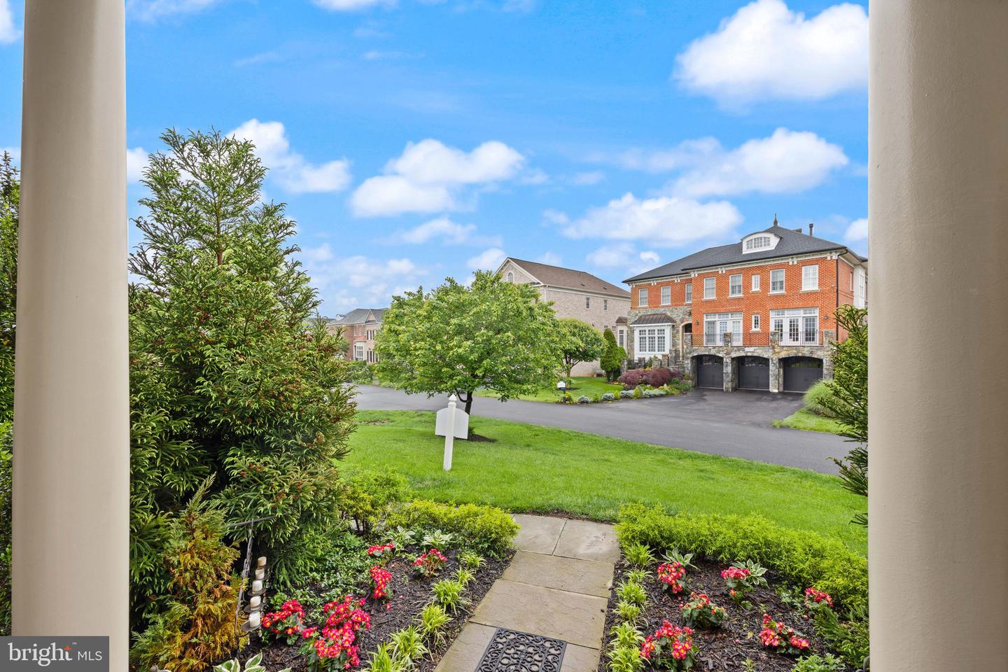 18250 GLEN OAK WAY, LEESBURG, Virginia 20176, 5 Bedrooms Bedrooms, ,5 BathroomsBathrooms,Residential,For sale,18250 GLEN OAK WAY,VALO2094852 MLS # VALO2094852