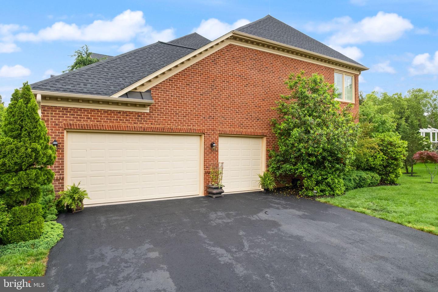 18250 GLEN OAK WAY, LEESBURG, Virginia 20176, 5 Bedrooms Bedrooms, ,5 BathroomsBathrooms,Residential,For sale,18250 GLEN OAK WAY,VALO2094852 MLS # VALO2094852