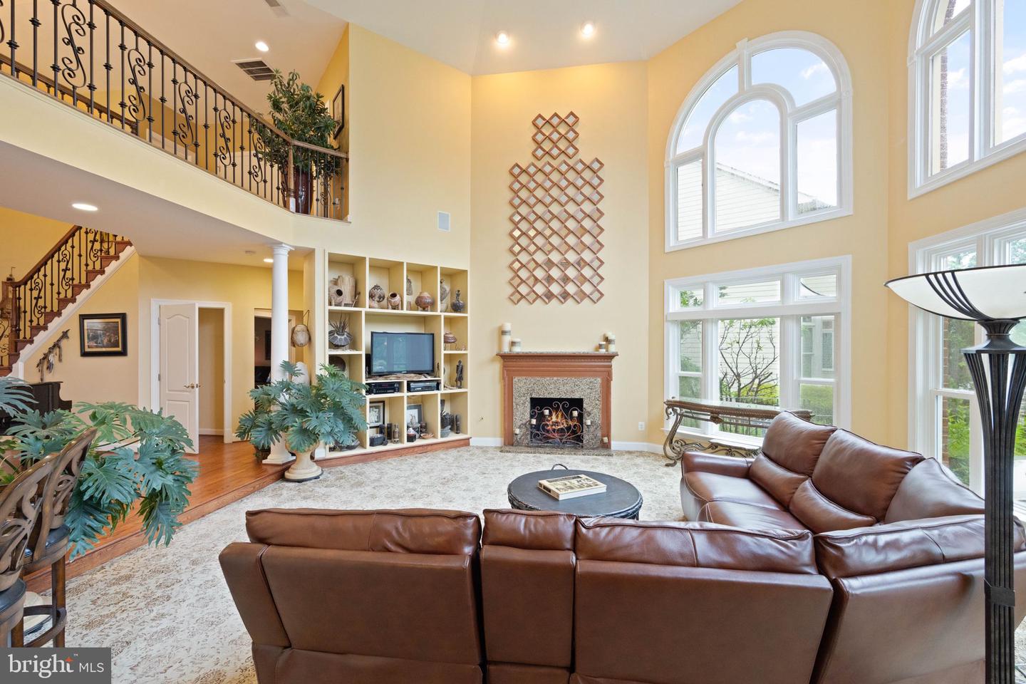 18250 GLEN OAK WAY, LEESBURG, Virginia 20176, 5 Bedrooms Bedrooms, ,5 BathroomsBathrooms,Residential,For sale,18250 GLEN OAK WAY,VALO2094852 MLS # VALO2094852