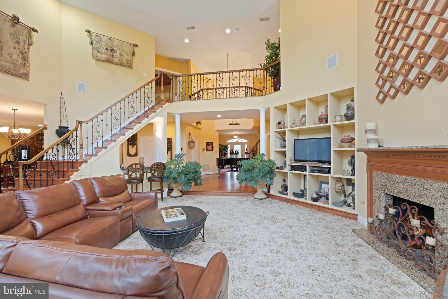 18250 GLEN OAK WAY, LEESBURG, Virginia 20176, 5 Bedrooms Bedrooms, ,5 BathroomsBathrooms,Residential,For sale,18250 GLEN OAK WAY,VALO2094852 MLS # VALO2094852