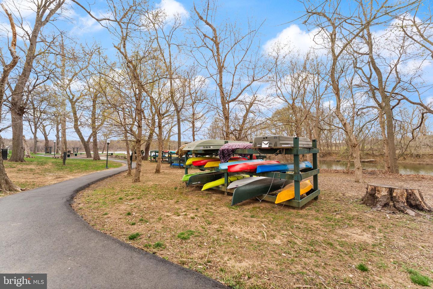18250 GLEN OAK WAY, LEESBURG, Virginia 20176, 5 Bedrooms Bedrooms, ,5 BathroomsBathrooms,Residential,For sale,18250 GLEN OAK WAY,VALO2094852 MLS # VALO2094852