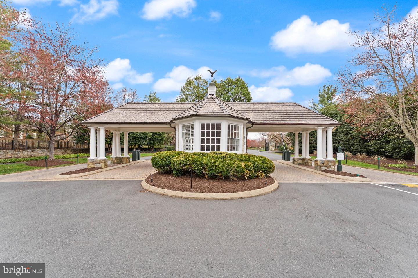 18250 GLEN OAK WAY, LEESBURG, Virginia 20176, 5 Bedrooms Bedrooms, ,5 BathroomsBathrooms,Residential,For sale,18250 GLEN OAK WAY,VALO2094852 MLS # VALO2094852