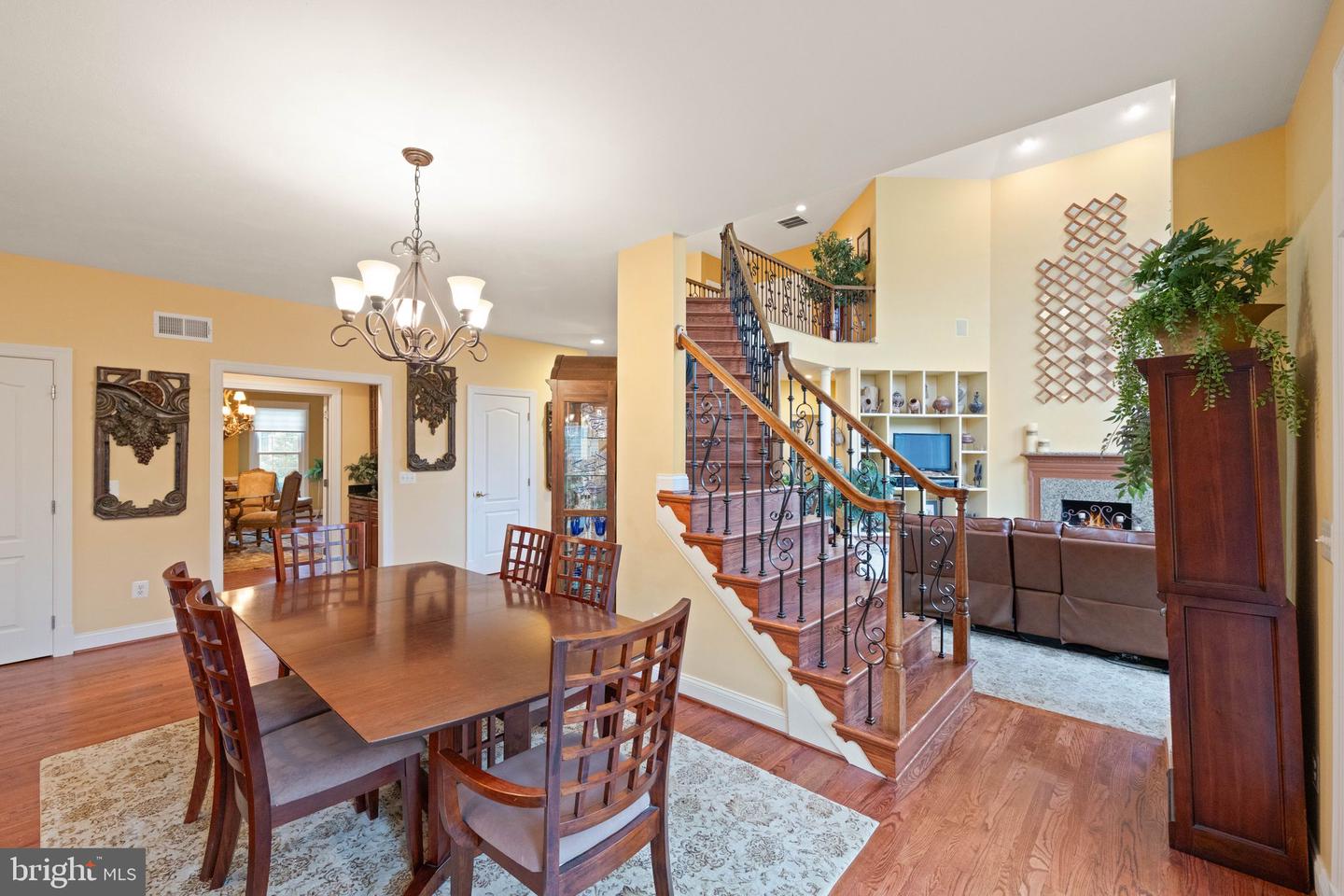 18250 GLEN OAK WAY, LEESBURG, Virginia 20176, 5 Bedrooms Bedrooms, ,5 BathroomsBathrooms,Residential,For sale,18250 GLEN OAK WAY,VALO2094852 MLS # VALO2094852