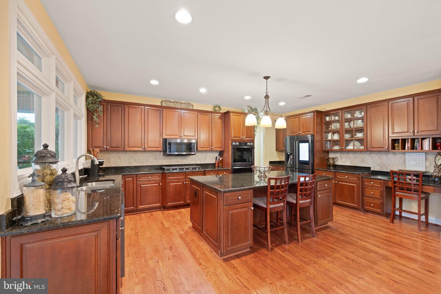 18250 GLEN OAK WAY, LEESBURG, Virginia 20176, 5 Bedrooms Bedrooms, ,5 BathroomsBathrooms,Residential,For sale,18250 GLEN OAK WAY,VALO2094852 MLS # VALO2094852