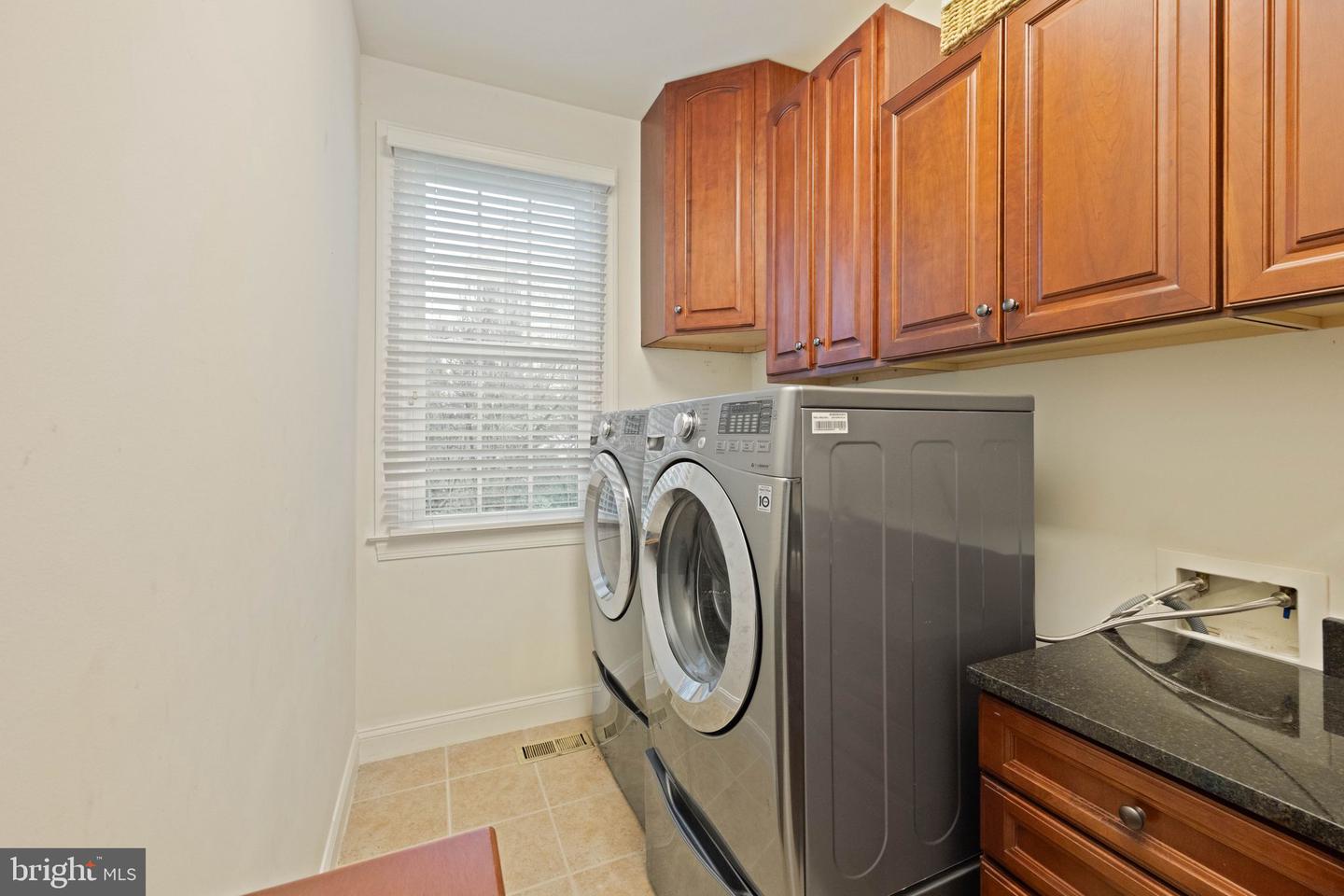 18250 GLEN OAK WAY, LEESBURG, Virginia 20176, 5 Bedrooms Bedrooms, ,5 BathroomsBathrooms,Residential,For sale,18250 GLEN OAK WAY,VALO2094852 MLS # VALO2094852