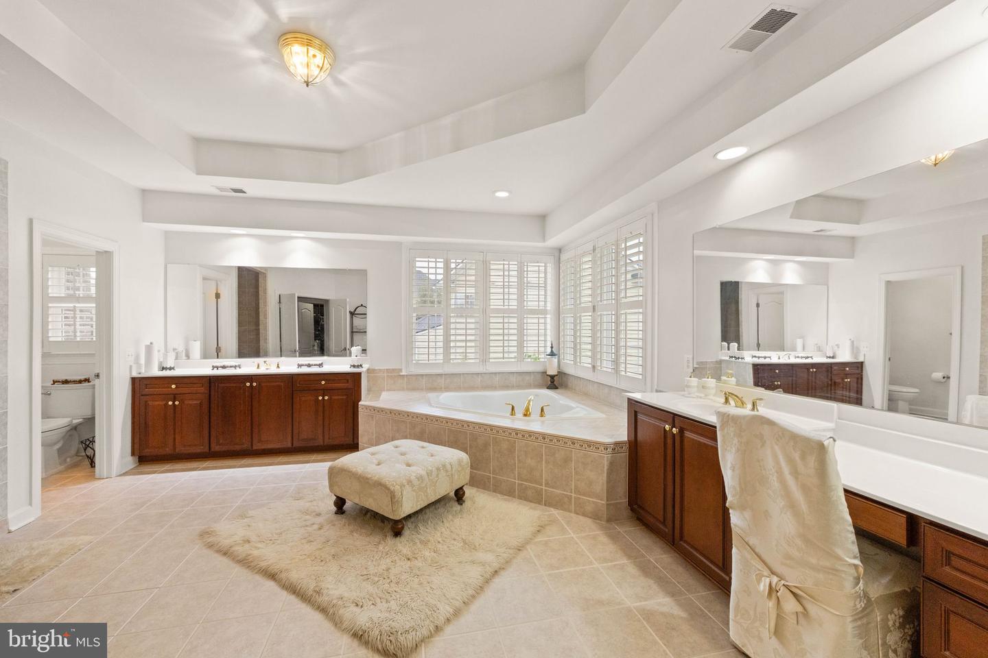 18250 GLEN OAK WAY, LEESBURG, Virginia 20176, 5 Bedrooms Bedrooms, ,5 BathroomsBathrooms,Residential,For sale,18250 GLEN OAK WAY,VALO2094852 MLS # VALO2094852