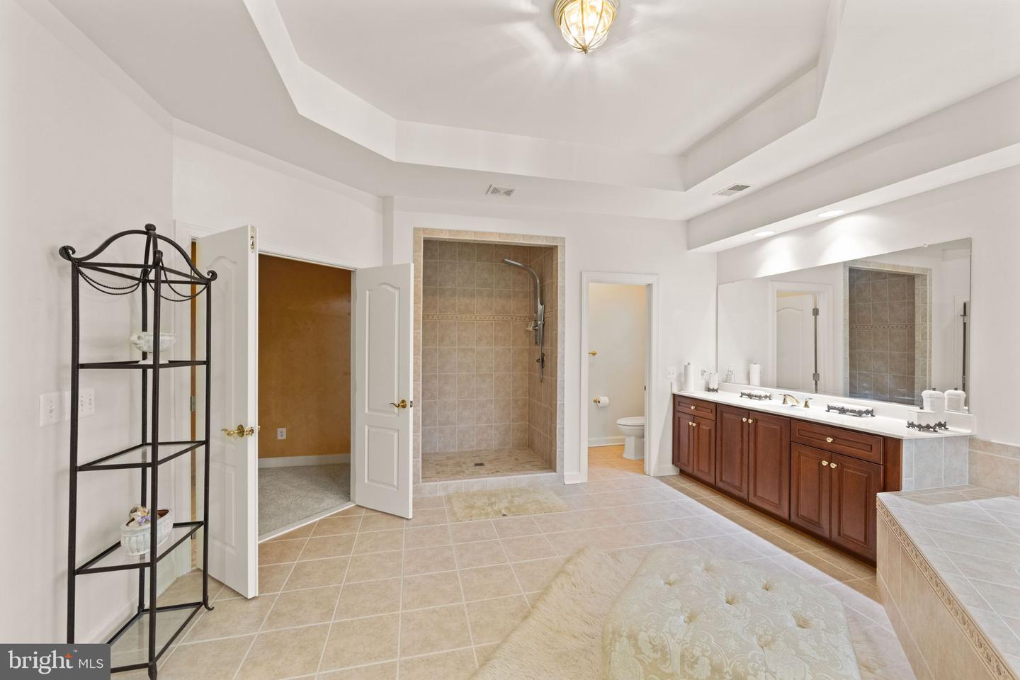 18250 GLEN OAK WAY, LEESBURG, Virginia 20176, 5 Bedrooms Bedrooms, ,5 BathroomsBathrooms,Residential,For sale,18250 GLEN OAK WAY,VALO2094852 MLS # VALO2094852
