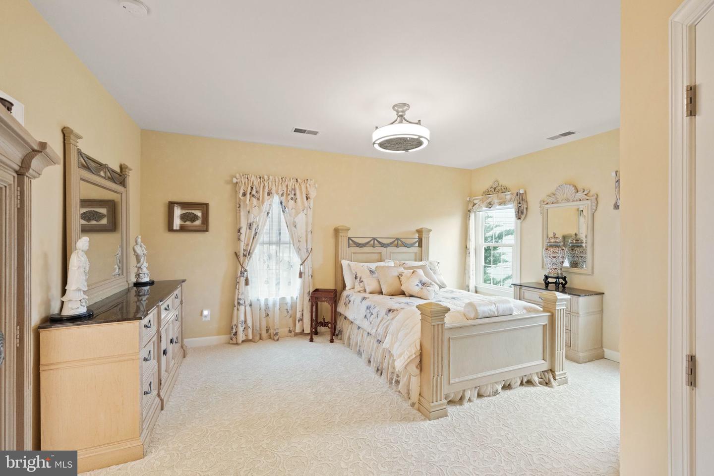 18250 GLEN OAK WAY, LEESBURG, Virginia 20176, 5 Bedrooms Bedrooms, ,5 BathroomsBathrooms,Residential,For sale,18250 GLEN OAK WAY,VALO2094852 MLS # VALO2094852