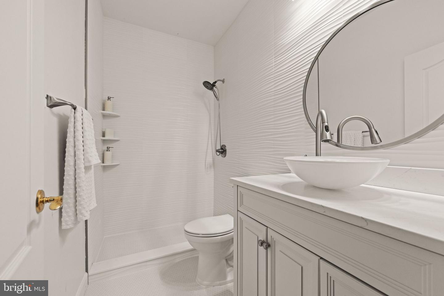18250 GLEN OAK WAY, LEESBURG, Virginia 20176, 5 Bedrooms Bedrooms, ,5 BathroomsBathrooms,Residential,For sale,18250 GLEN OAK WAY,VALO2094852 MLS # VALO2094852