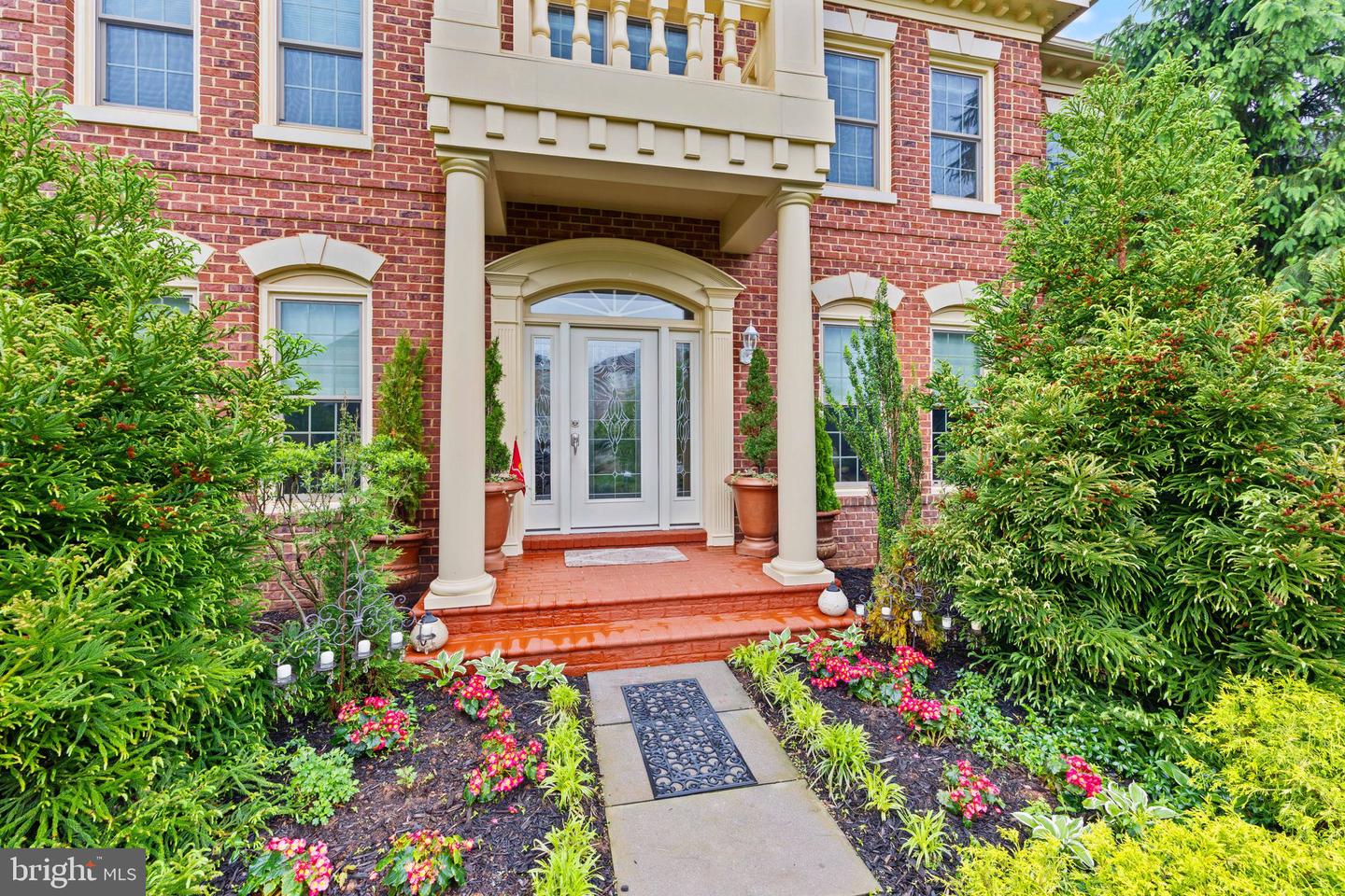 18250 GLEN OAK WAY, LEESBURG, Virginia 20176, 5 Bedrooms Bedrooms, ,5 BathroomsBathrooms,Residential,For sale,18250 GLEN OAK WAY,VALO2094852 MLS # VALO2094852