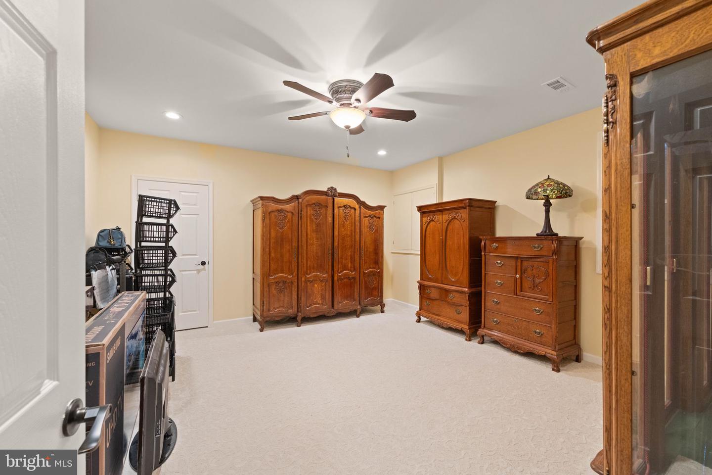 18250 GLEN OAK WAY, LEESBURG, Virginia 20176, 5 Bedrooms Bedrooms, ,5 BathroomsBathrooms,Residential,For sale,18250 GLEN OAK WAY,VALO2094852 MLS # VALO2094852