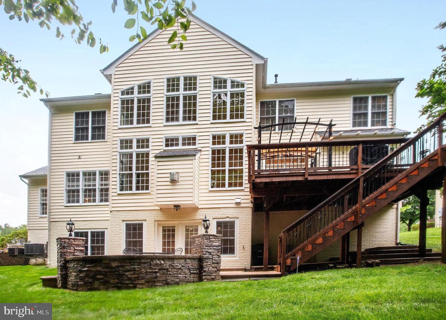 18565 KERILL RD, TRIANGLE, Virginia 22172, 5 Bedrooms Bedrooms, ,3 BathroomsBathrooms,Residential,For sale,18565 KERILL RD,VAPW2093268 MLS # VAPW2093268
