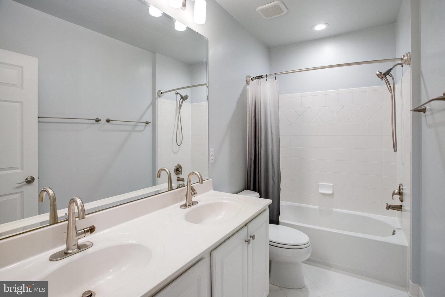 18565 KERILL RD, TRIANGLE, Virginia 22172, 5 Bedrooms Bedrooms, ,3 BathroomsBathrooms,Residential,For sale,18565 KERILL RD,VAPW2093268 MLS # VAPW2093268