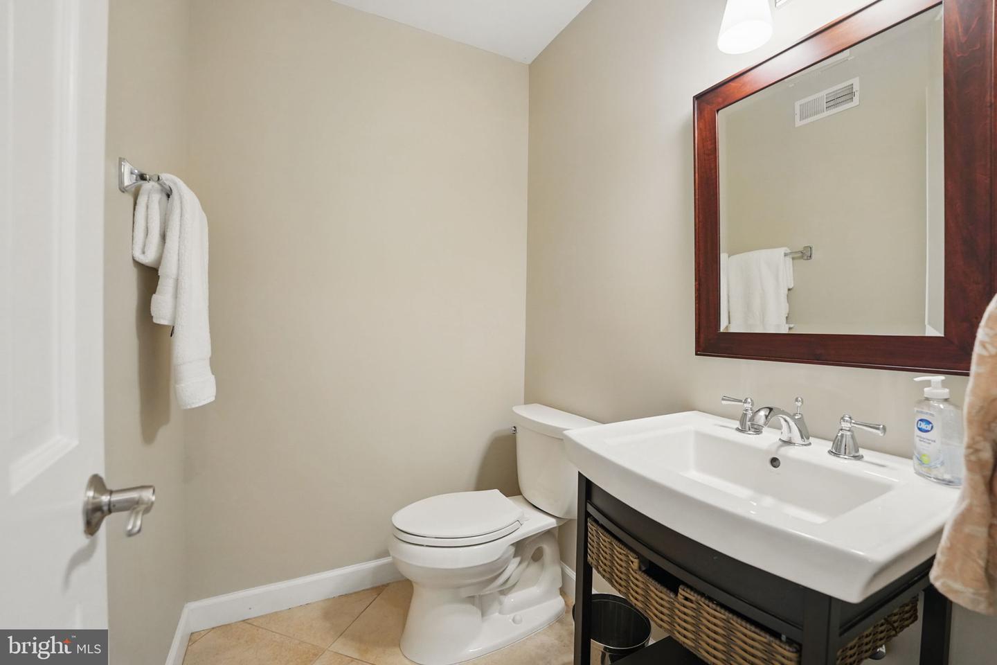 1253 ROWLAND DR, HERNDON, Virginia 20170, 5 Bedrooms Bedrooms, ,3 BathroomsBathrooms,Residential,For sale,1253 ROWLAND DR,VAFX2237056 MLS # VAFX2237056