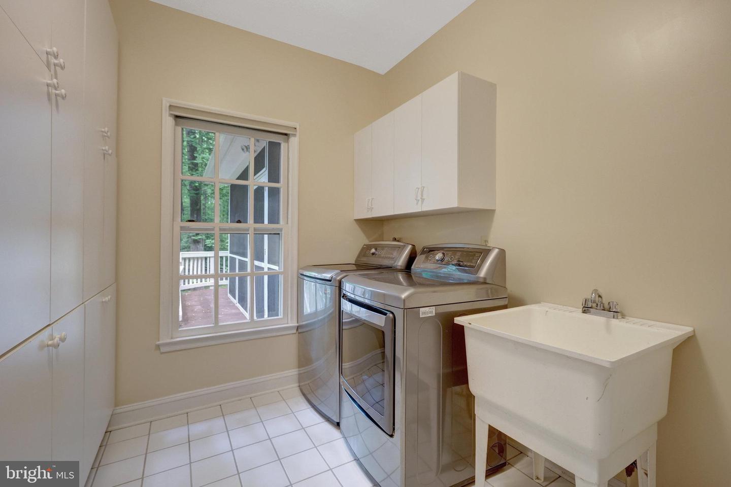 11200 ELMVIEW PL, GREAT FALLS, Virginia 22066, 5 Bedrooms Bedrooms, 21 Rooms Rooms,4 BathroomsBathrooms,Residential,For sale,11200 ELMVIEW PL,VAFX2237414 MLS # VAFX2237414