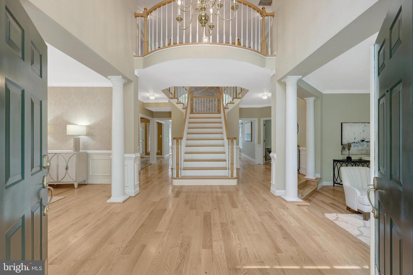 11200 ELMVIEW PL, GREAT FALLS, Virginia 22066, 5 Bedrooms Bedrooms, 21 Rooms Rooms,4 BathroomsBathrooms,Residential,For sale,11200 ELMVIEW PL,VAFX2237414 MLS # VAFX2237414