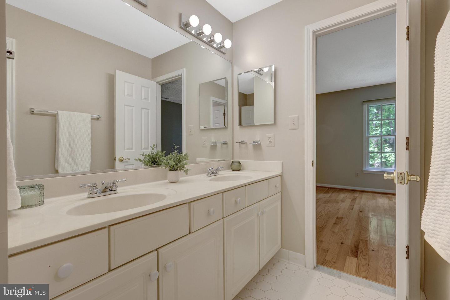 11200 ELMVIEW PL, GREAT FALLS, Virginia 22066, 5 Bedrooms Bedrooms, 21 Rooms Rooms,4 BathroomsBathrooms,Residential,For sale,11200 ELMVIEW PL,VAFX2237414 MLS # VAFX2237414